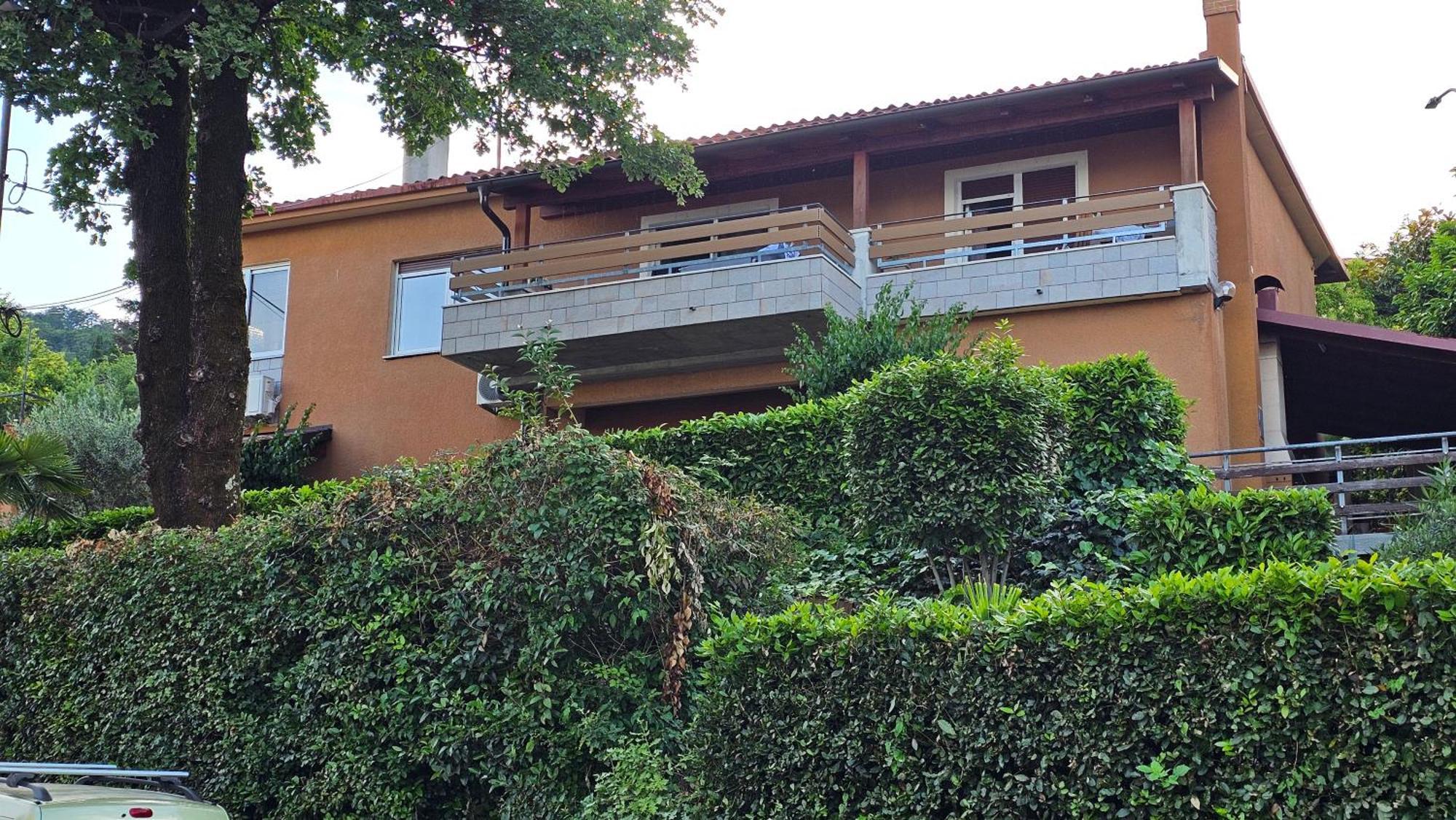 Apartment Elvira *