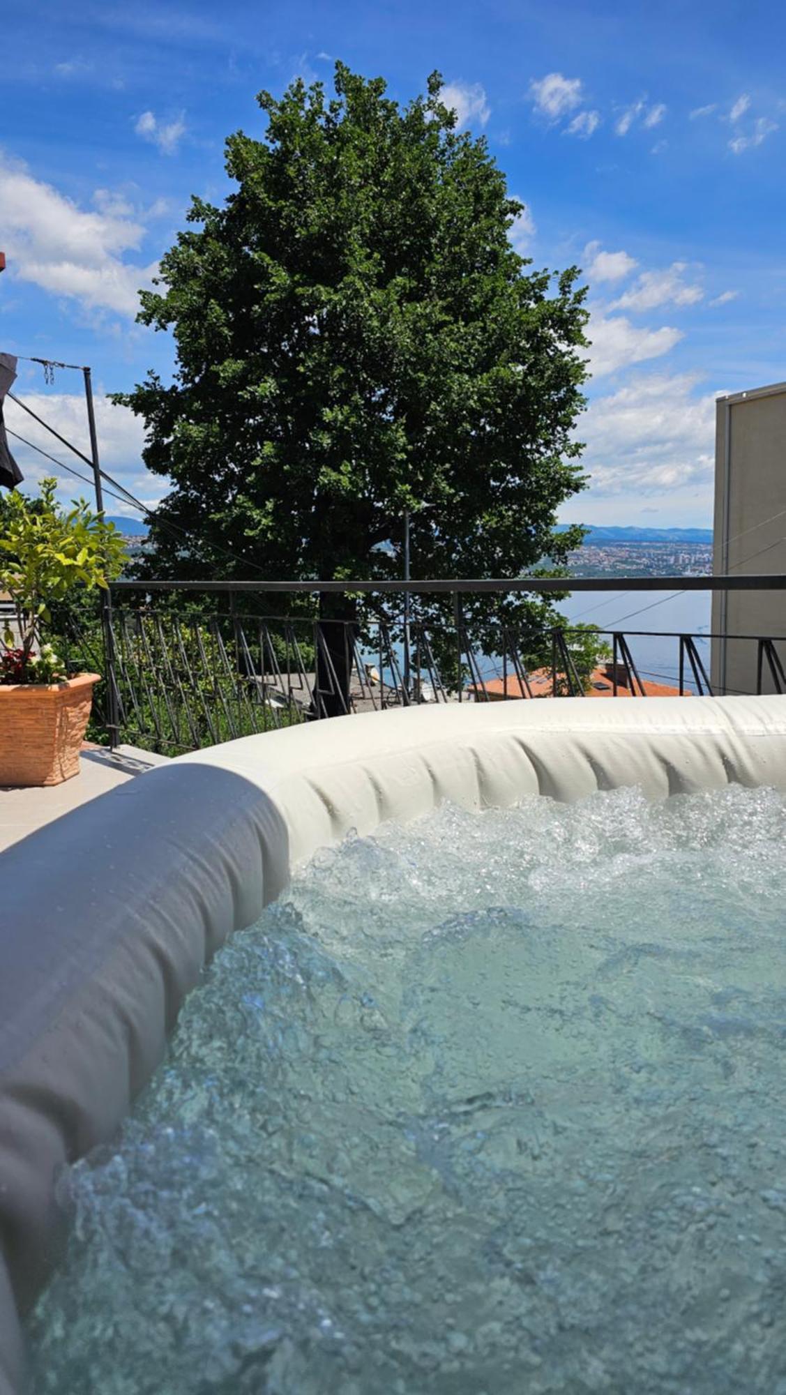 Apartma Elvira *